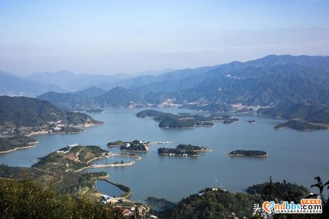 福建宁德市有一个县，拥有2条高速和2条铁路，县城建在湖泊边-8.jpg