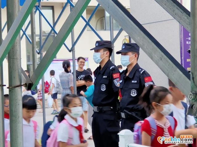 守护平安开学季 东侨巡特警校园行-5.jpg