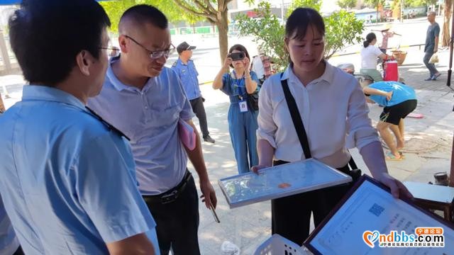 宁德华小：东侨开发区领导莅临我校开展校园及周边环境专项整治行动-5.jpg