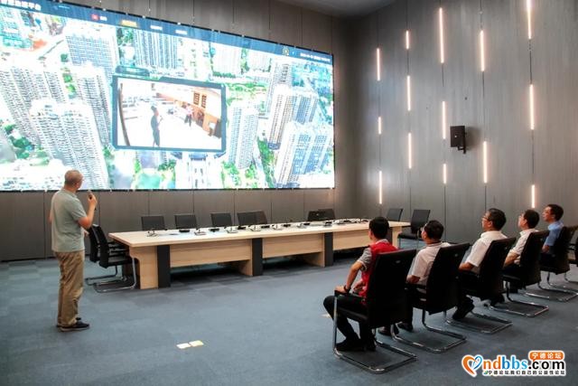 市领导到东侨社区报到并调研城市基层党建工作-2.jpg