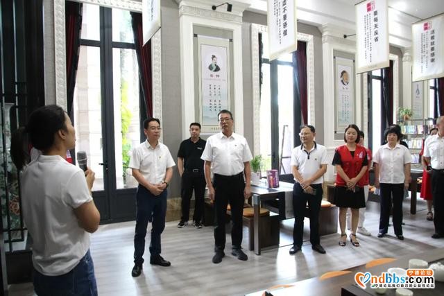 市领导到东侨社区报到并调研城市基层党建工作-1.jpg