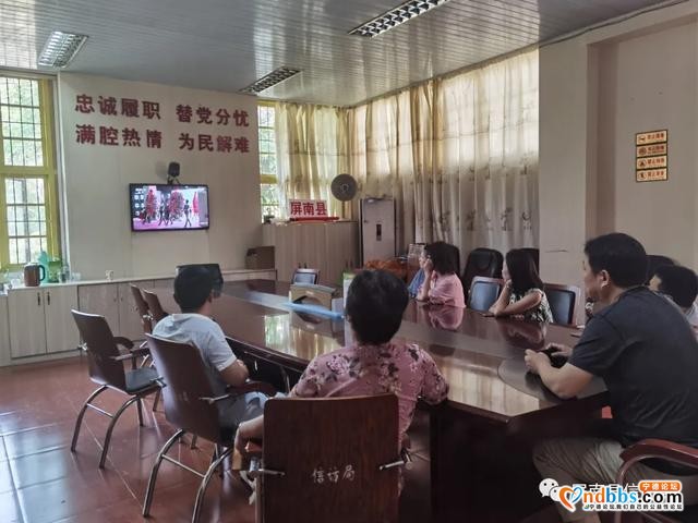 屏南县人民政府信访局组织收看中央国家领导人向抗战烈士敬献花篮-1.jpg