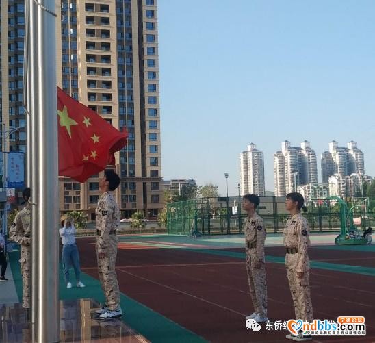 英姿飒爽 青春无悔——东侨中学举行2020级初一新生军训会操-2.jpg