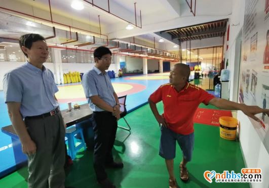 宁德市政府副市长黄建龙调研社会足球场建设工作-3.jpg