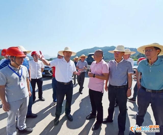 直奔现场！区领导调研G237国道和周边环境整治情况-1.jpg