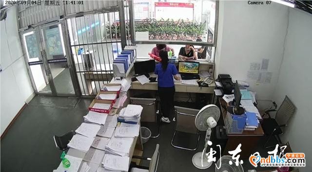 东侨：扰民的7米灯箱广告，终于拆了-2.jpg