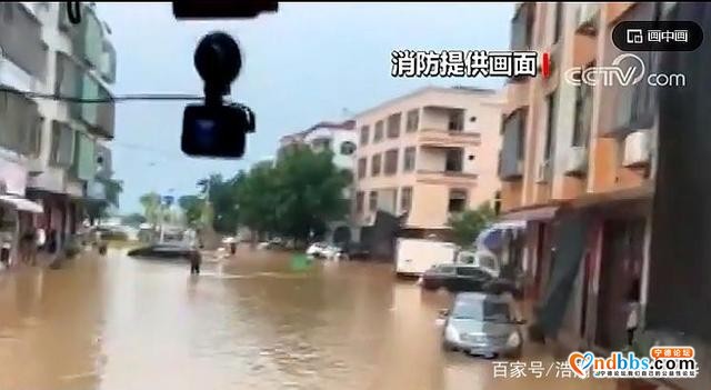 近日，福建宁德、三明等多地遭遇特大暴雨，多名群众被困紧急转移-5.jpg