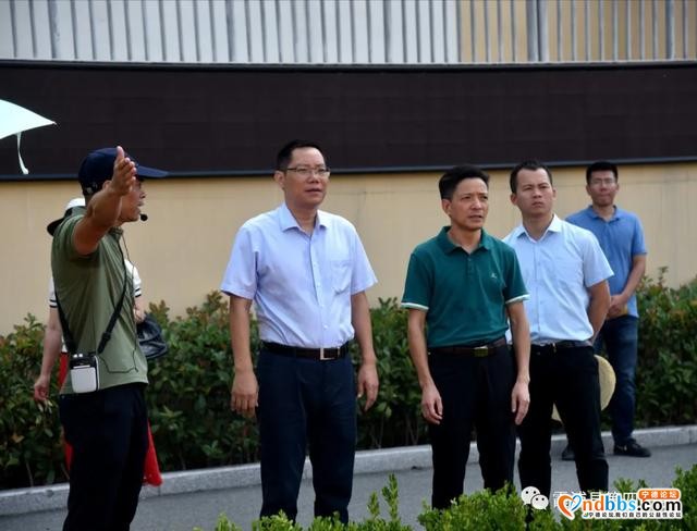 陈贵裕县长一行莅临第四小学调研指导-2.jpg