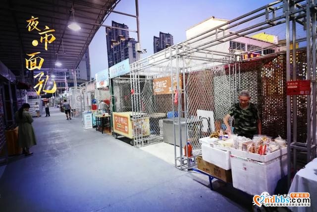 面孔丨七旬老人崔梦雄打卡“夜市”，开启晚年新生活-2.jpg