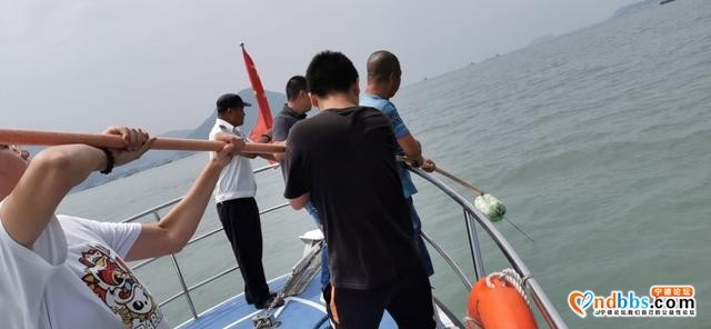 海上亮剑∣宁德海事局联合多部门开展三都澳军事航道、水鼓设施周边违规设置养殖物清理专项行动-2.jpg
