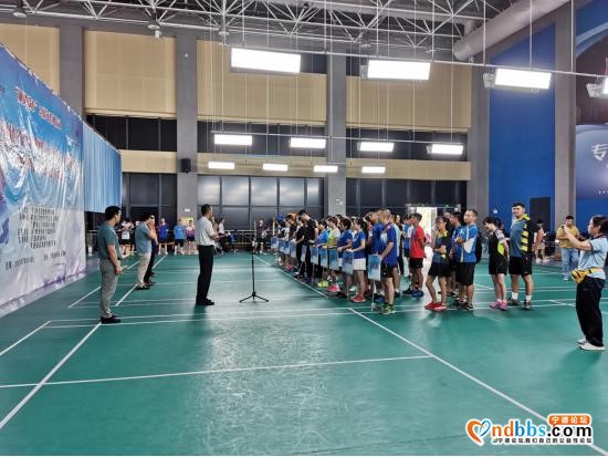 福建省全民健身运动会宁德赛区，近百羽毛球健将激情挥拍-1.jpg
