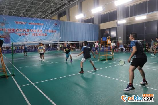 福建省全民健身运动会宁德赛区，近百羽毛球健将激情挥拍-3.jpg