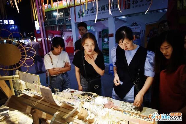 看过来！“凡素”网红街夜市新亮点-17.jpg