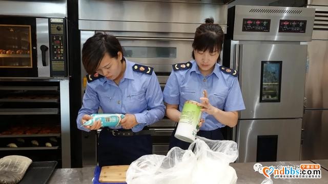 我想要秋天的第一口月饼！等等，先让我检验一下-3.jpg