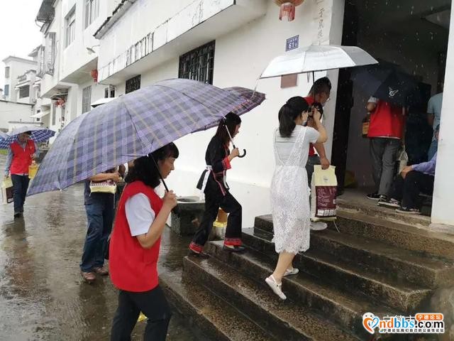 党建引领｜健康义诊、结对帮扶、防疫指导......我院党委健康扶贫日的这些举措温暖了基层群众的心-9.jpg
