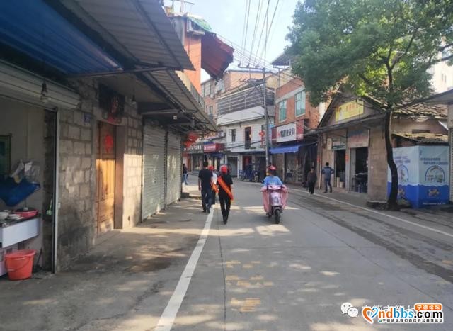 助力文明城市创建 实习教师志愿者在行动-2.jpg