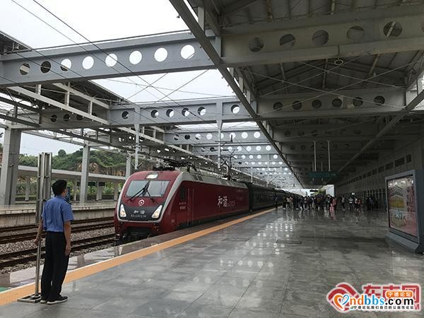 衢宁铁路正式通车 宁德铁警驻守平安-3.jpg