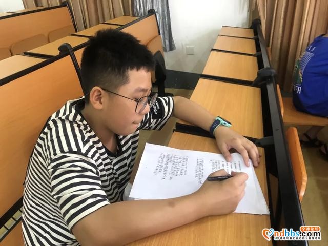小荷才露尖尖角——第二小学“诗词大会”活动纪实-7.jpg