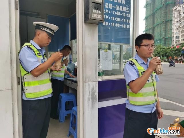秋天的第一杯奶茶……宁德交警被群众“表白”-10.jpg
