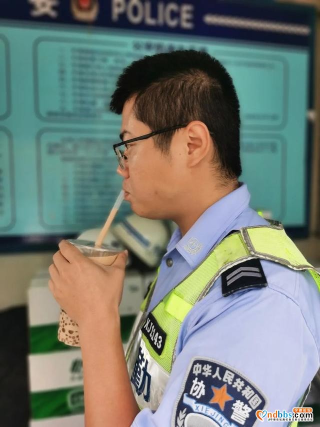 秋天的第一杯奶茶……宁德交警被群众“表白”-8.jpg