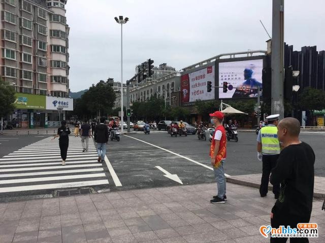「党建」宁德市工信局开展志愿服务活动 助力创城攻坚-2.jpg