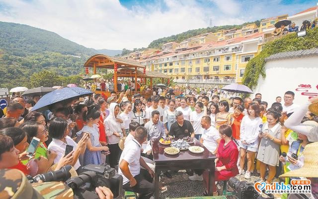 欢歌传山海 唱响新时代——中央广播电视总台“心连心”慰问演出走进宁德-7.jpg
