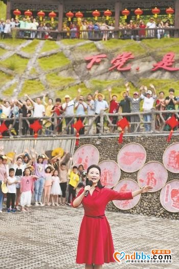 欢歌传山海 唱响新时代！中央广播电视总台“心连心”慰问演出走进宁德-4.jpg