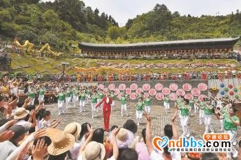欢歌传山海 唱响新时代！中央广播电视总台“心连心”慰问演出走进宁德-3.jpg