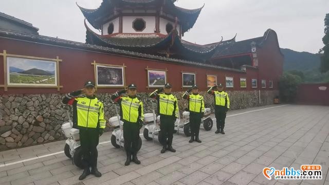 国庆·中秋我在岗丨“公安蓝”守护“国旗红”-18.jpg