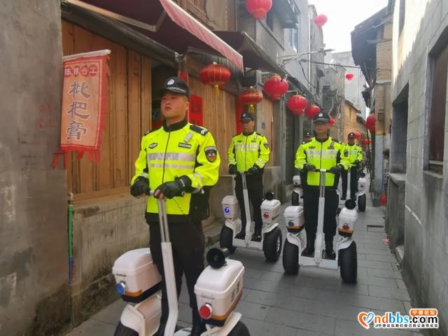 国庆·中秋我在岗丨“公安蓝”守护“国旗红”-20.jpg