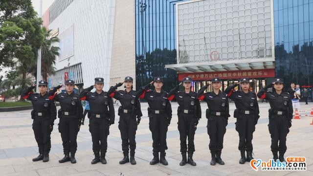国庆·中秋我在岗丨“公安蓝”守护“国旗红”-24.jpg