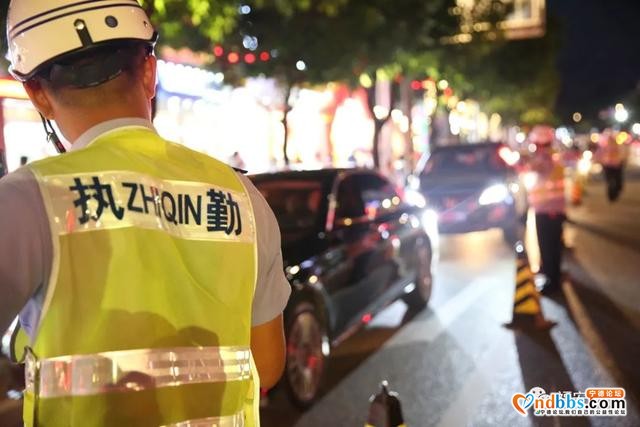 昨天又有28人“酒驾”被查获！双节假期交警不打烊-6.jpg
