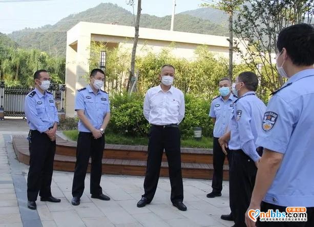 蔡立新书记深入基层督导中秋国庆安保工作并看望慰问一线民警-1.jpg