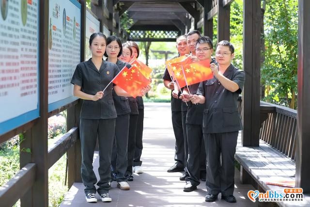 与国旗同框！生日快乐，我的祖国-5.jpg
