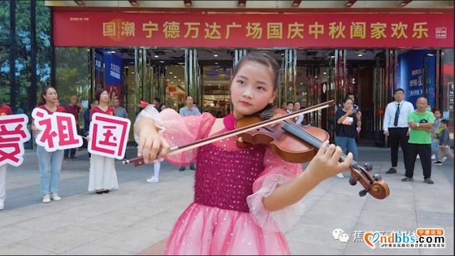 热泪盈眶！这场超燃的“快闪”，献给我们伟大的祖国-5.jpg