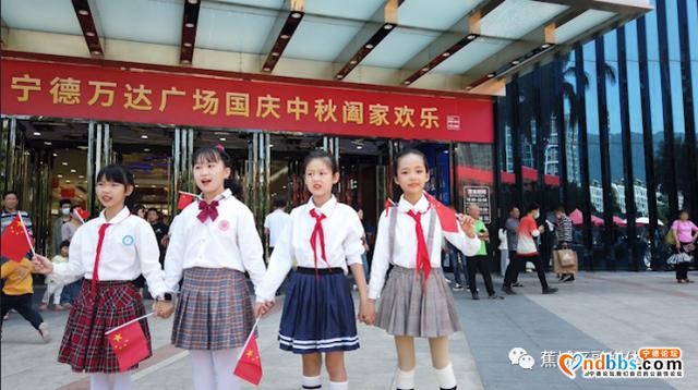 热泪盈眶！这场超燃的“快闪”，献给我们伟大的祖国-7.jpg