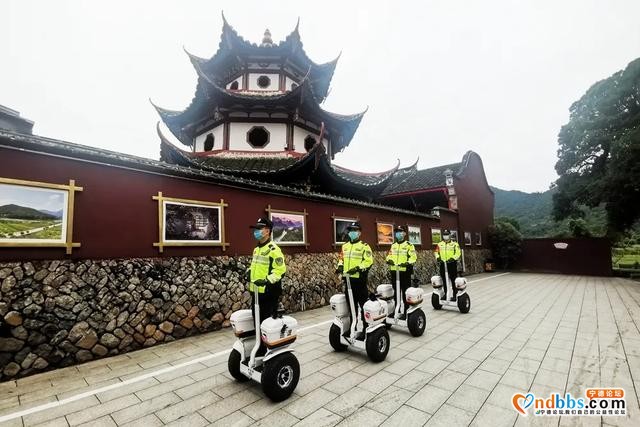 「我在岗位上」全市公安机关忠诚坚守，共庆双节-2.jpg
