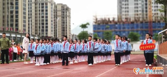 1640人同唱一首歌 东侨二小全体师生“悦舞台”共庆国庆-2.jpg