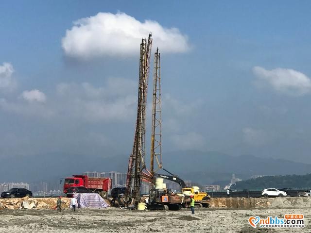 “黄金周”变“攻坚周”，锂电新能源车里湾项目建设“加速度”-7.jpg