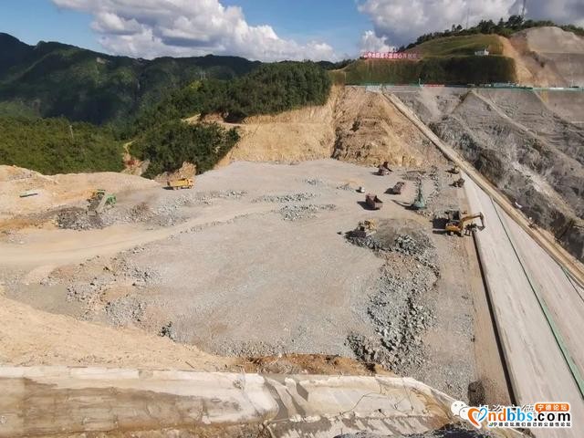 “两节”期间“不打烊”！我市多个“双百项目”工地展现热火朝天的景象-1.jpg