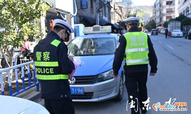 消防通道，岂能停车？曝光-2.jpg