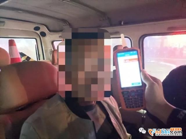 警示曝光 | 公安交警部门持续严查酒驾，酒驾情侣换座位，被抓现行-4.jpg