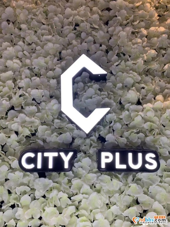 【招聘】服务员 数人前台迎宾 数人气氛员 数人香槟宝-1.jpg