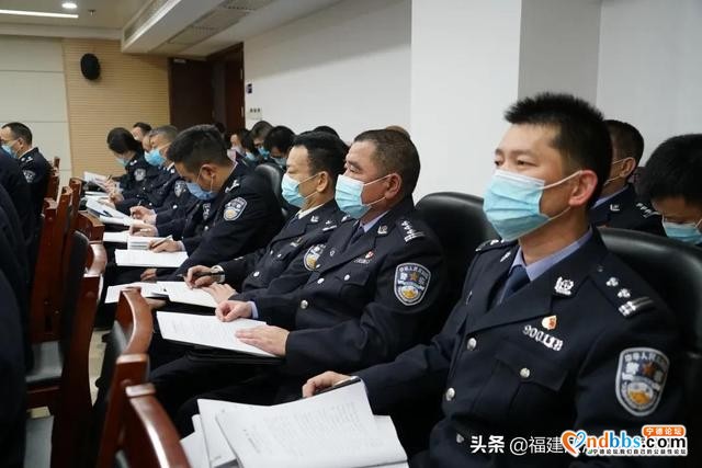 宁德市公安局党委召开队伍教育整顿专题学习会-6.jpg