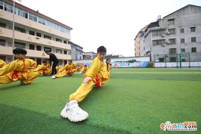 【面孔】杨挺雄：初心不改，扎根乡村四十载，点燃孩子武术梦！-5.jpg