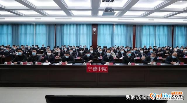 敲警钟 促廉洁 严纪律！宁德市政法队伍教育整顿办组织政法干警观看职务犯罪案件庭审录像-1.jpg