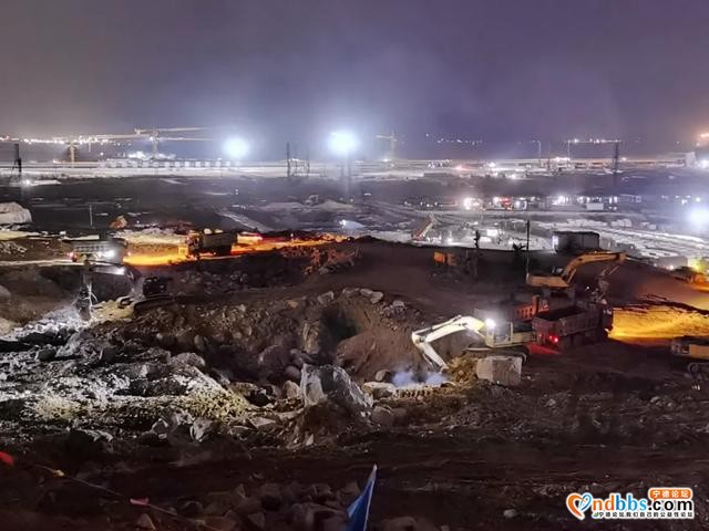 挑灯夜战！锂电车里湾项目园区建设就是这么“犇”~-2.jpg