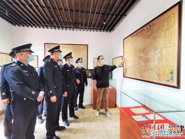 福建宁德铁警缅怀革命先烈 抗日纪念碑下重温入党誓词-1.jpg