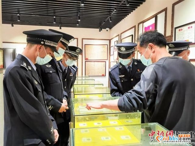 福建宁德铁警缅怀革命先烈 抗日纪念碑下重温入党誓词-5.jpg