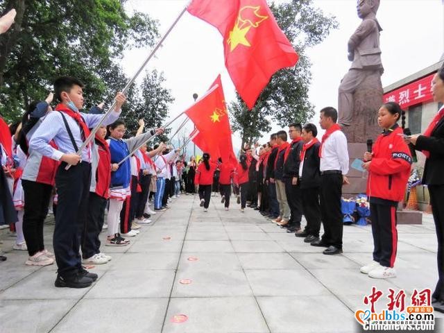 追寻“红色少年”足迹 闽东少先队员清明祭英烈-2.jpg